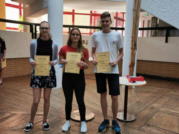 beste Schuelerinnen und bester Schueler Klassenstufe 10.jpg